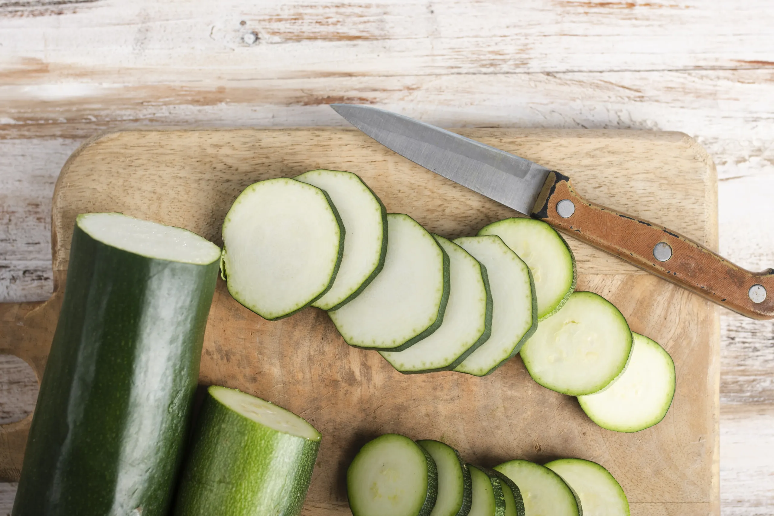 zuccini-grün-geschnitten zuccini-grün-geschnitten